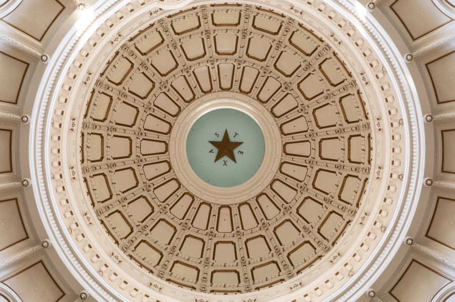 TxLege data: How long do sessions last and how many bills are typically passed?