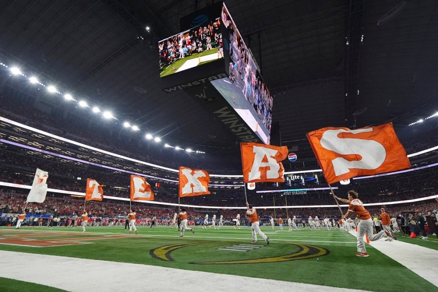 FOX says it will broadcast Texas-Ohio State in Week 1 of 2025 season. Fans do not approve
