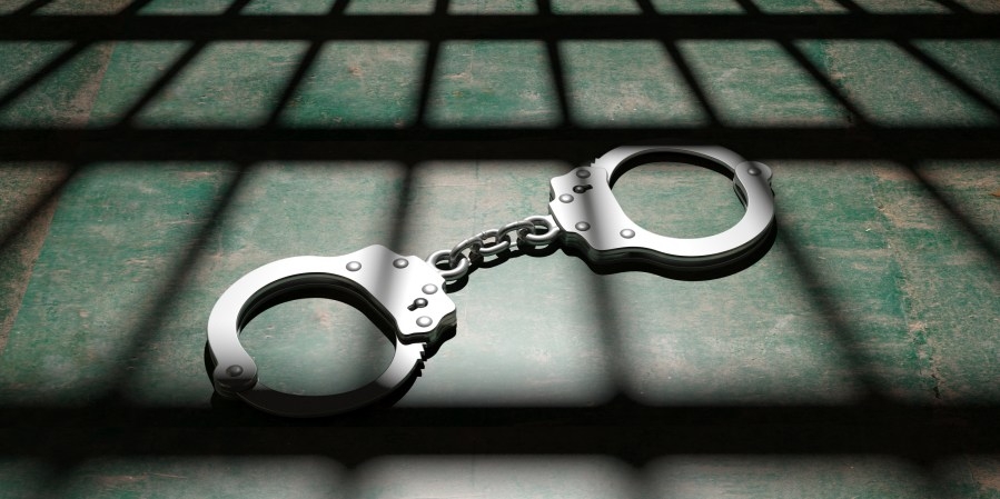 House supports Abbott's bail priorities—minus ban on bail for undocumented people