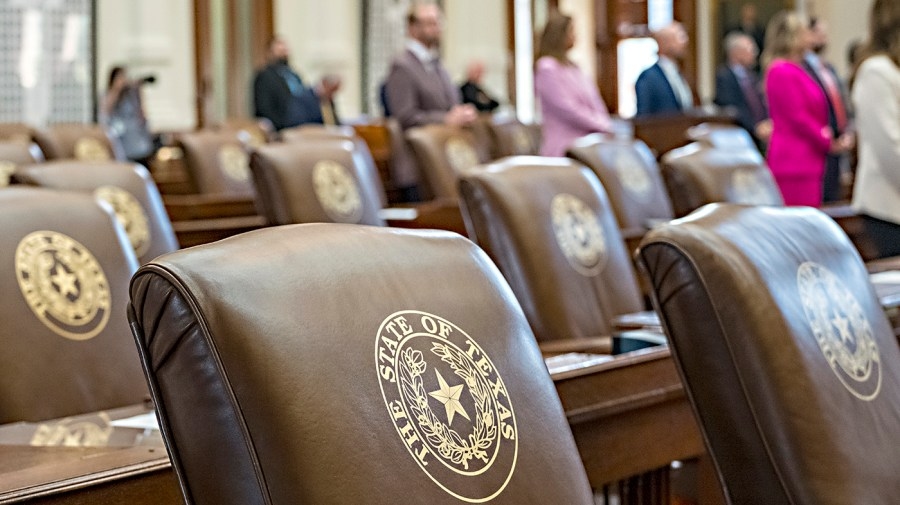 Lawmakers will start with a clean slate if Democrats fail to return Friday, governor calls for second special session