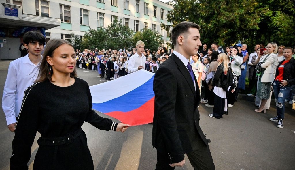 Kremlin to revive Soviet-era Komsomol school to indoctrinate youth