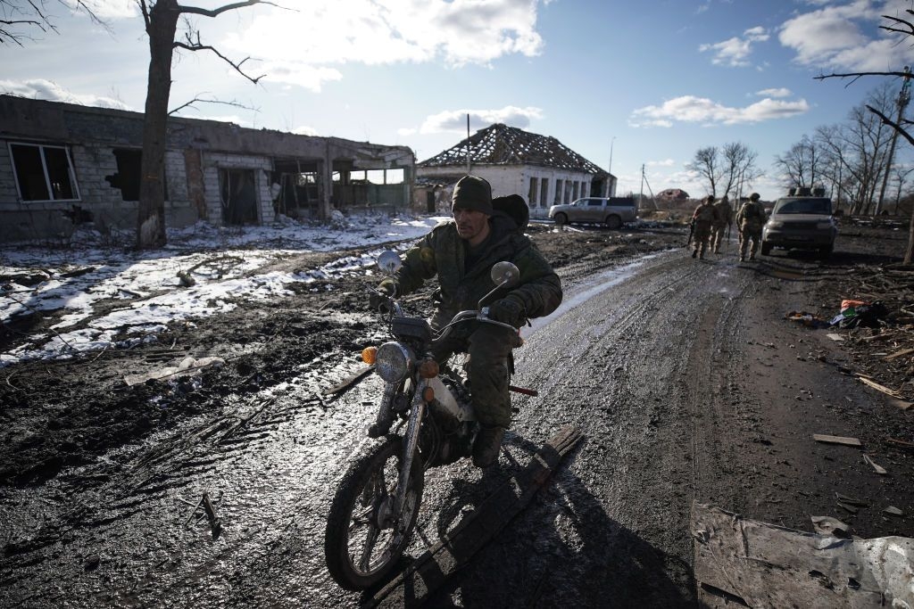 Russian assault groups continue attempts to enter Sumy Oblast, Ukraine's border guard says
