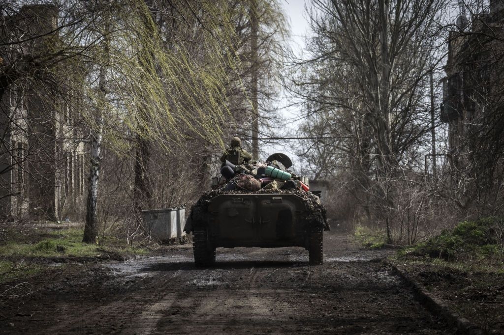 Moscow declared an Easter ceasefire. According to Ukrainian soldiers, the shooting never stopped