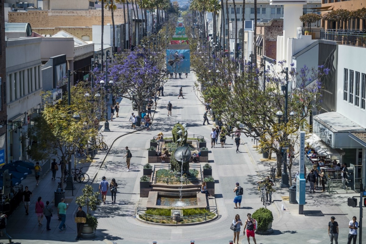 Public Drinking 'Entertainment Zone' to Come to Santa Monica's Third Street Promenade