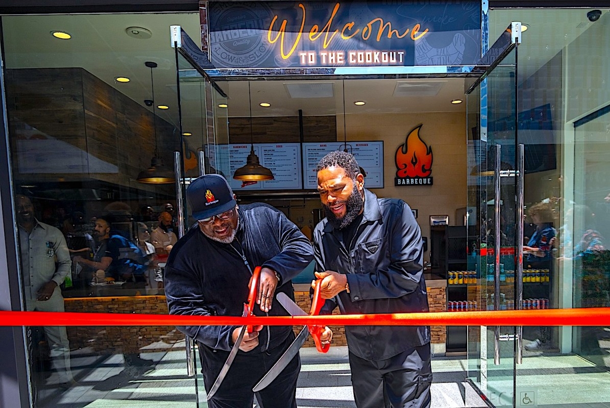 Cedric the Entertainer and Anthony Anderson Open New Barbeque Spot in Century City