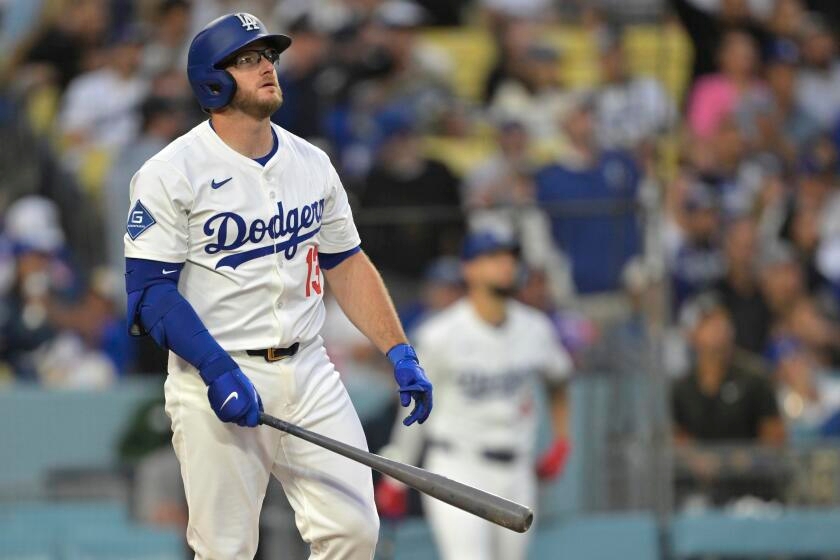 Max Muncy's two homers make up for his error in Dodgers' win over Mets