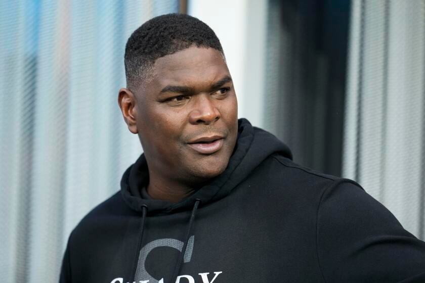 Keyshawn Johnson sues NFL agent for almost $1 million from alleged 'oral agreement'