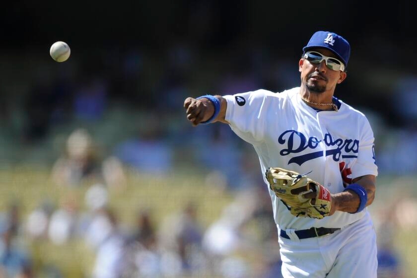 Former Dodgers shortstop Rafael Furcal arrested for alleged rock-throwing incident