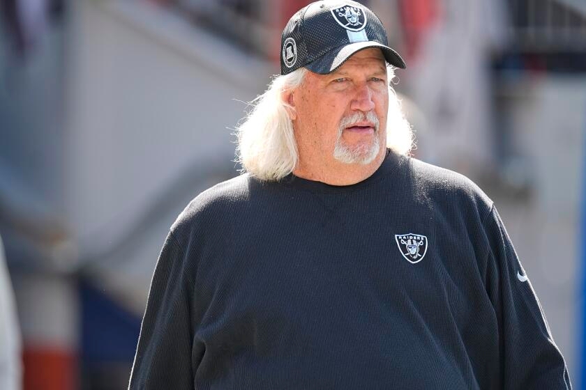 Rob Ryan's enthusiasm is winning over the USC defense