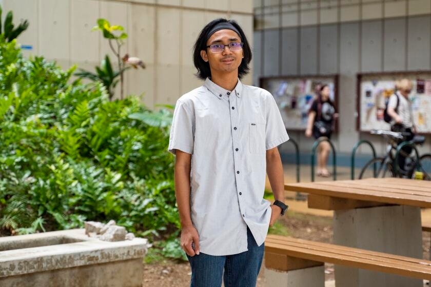 A new student loan program emerges: no interest, no fees, 'pay-it-forward'