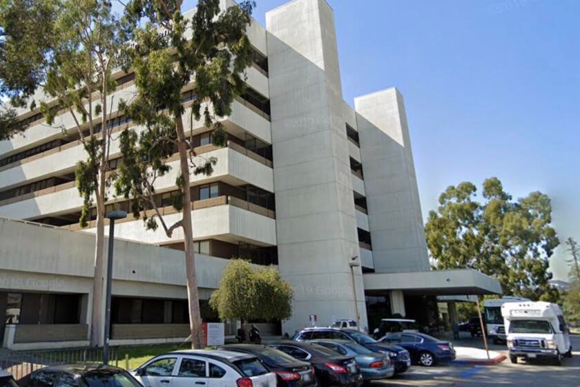 Trump orders VA to house 6,000 veterans in a National Center for Warrior Independence in West L.A.