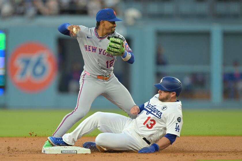 Tanner Scott struggles again as Dodgers fall to Mets in 10 innings