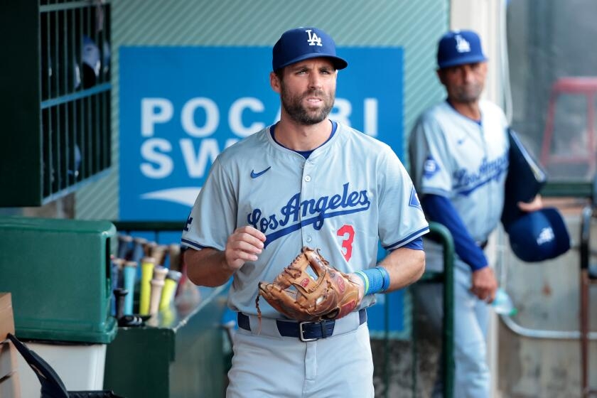 Letters to Sports: Dodgers should honor Austin Barnes and Chris Taylor