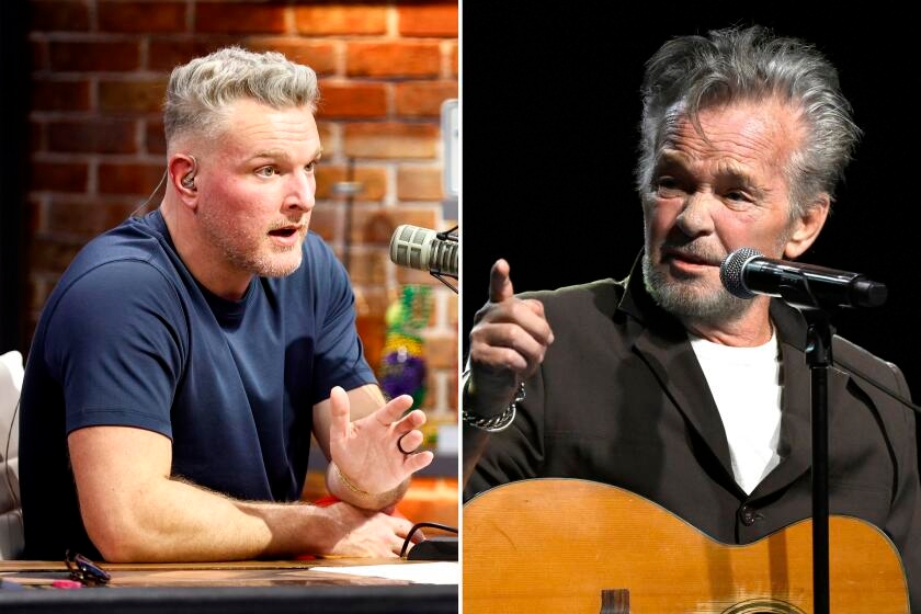 Pat McAfee identifies himself as the &#39;somebody&#39; who &#39;embarrassed&#39; John Mellencamp at Pacers-Knicks game
