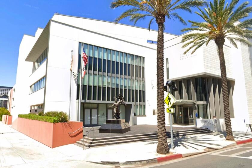 Glendale jail is holding ICE detainees, an outlier in California, as immigration arrests rise