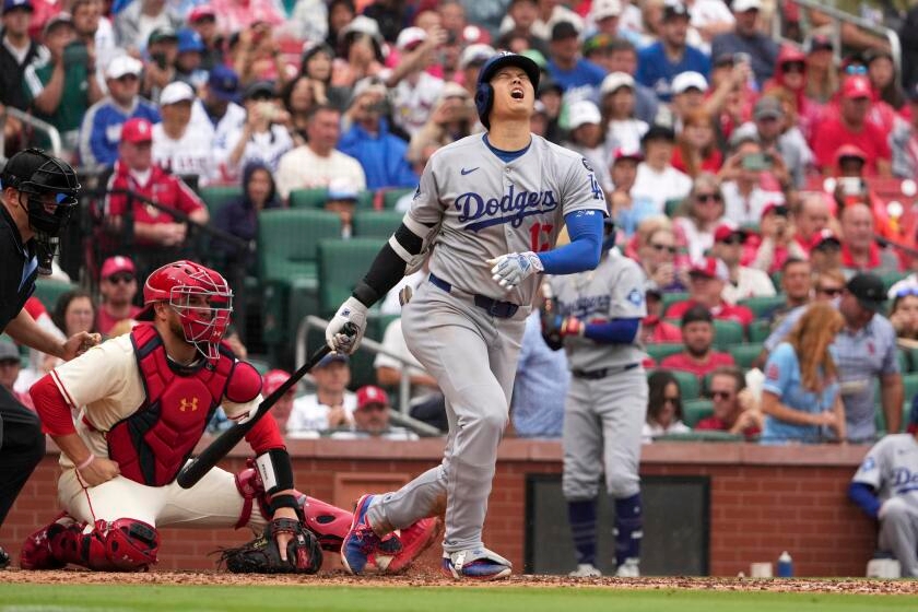 Dodgers' offensive woes continue in walk-off loss to Cardinals