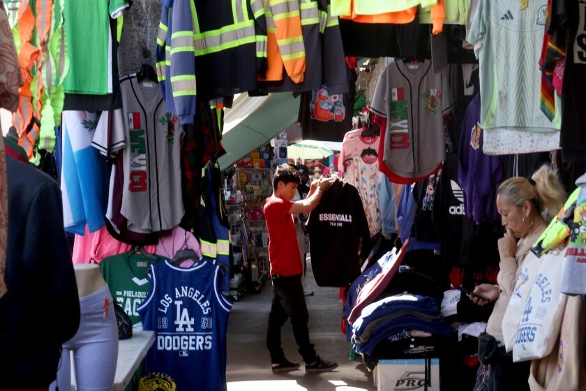 Trump's tariffs threaten Southern California's $300-billion trade industry, report says
