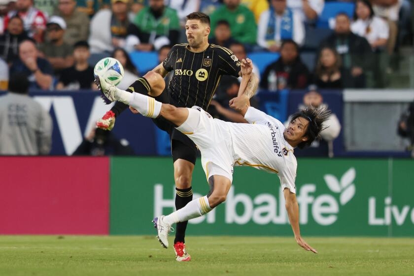 Galaxy score late, but can't end their record winless streak in draw with rival LAFC