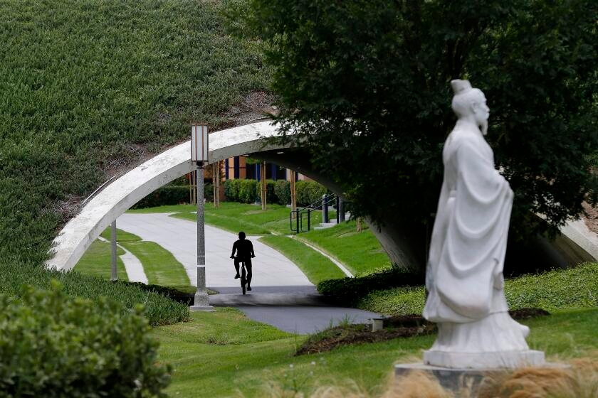 UC Irvine police look for rape suspect after campus attack
