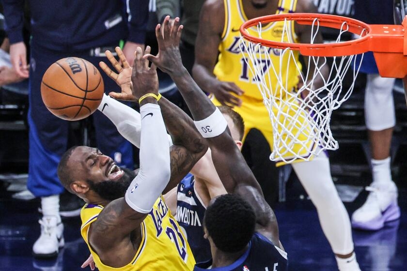 With Luka Doncic ailing, LeBron's historic night can't save Lakers in Game 3 loss