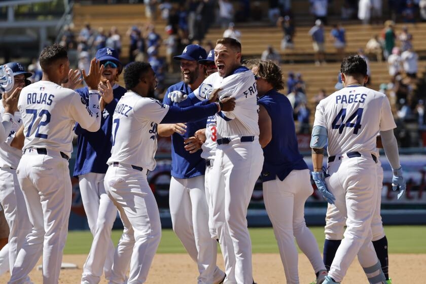 Freddie Freeman's walk-off hit saves the day, lifts Dodgers to win over Twins