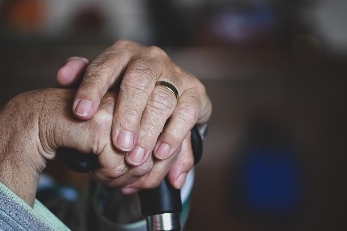 More than half of North West adults unaware of common dementia symptom