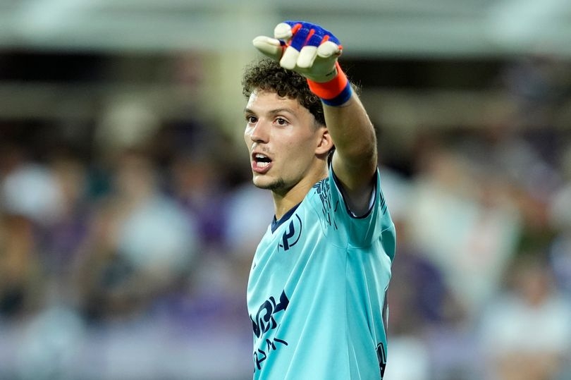 Liverpool transfer target 'says yes' to Reds in record-breaking deal