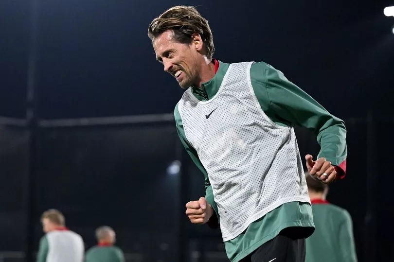 Peter Crouch gives honest Arne Slot verdict after PSG and Newcastle defeats