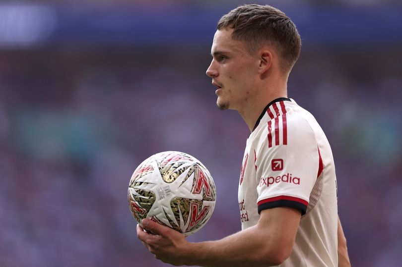 Arne Slot makes Florian Wirtz admission after Liverpool record transfer - 'He needs help'