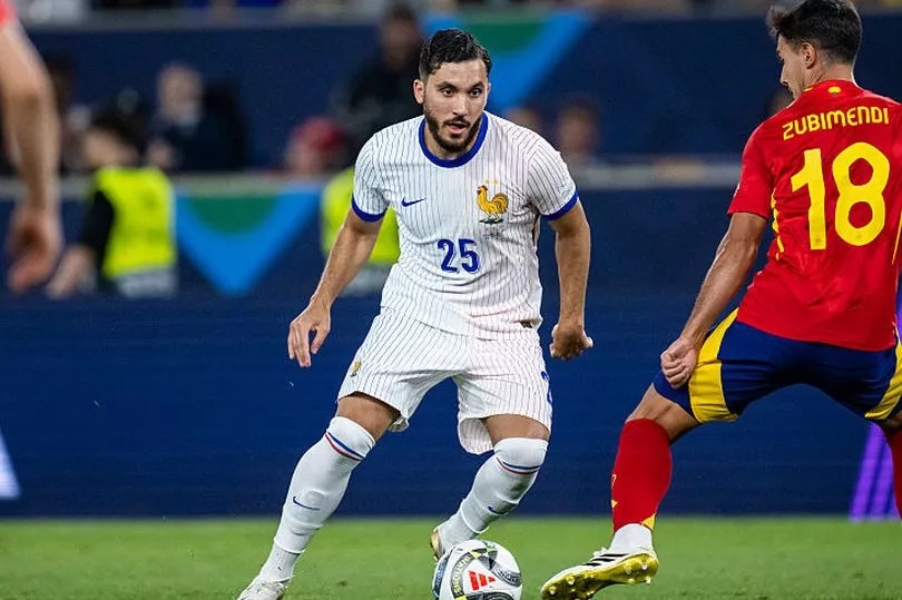 Rayan Cherki sends clear message after choosing between Liverpool and Man City transfer