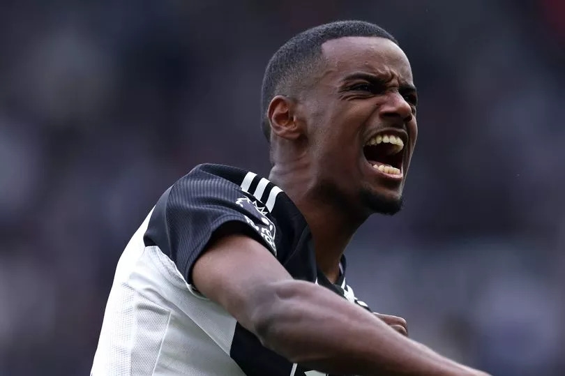Alexander Isak to Liverpool update as domino falls in transfer saga