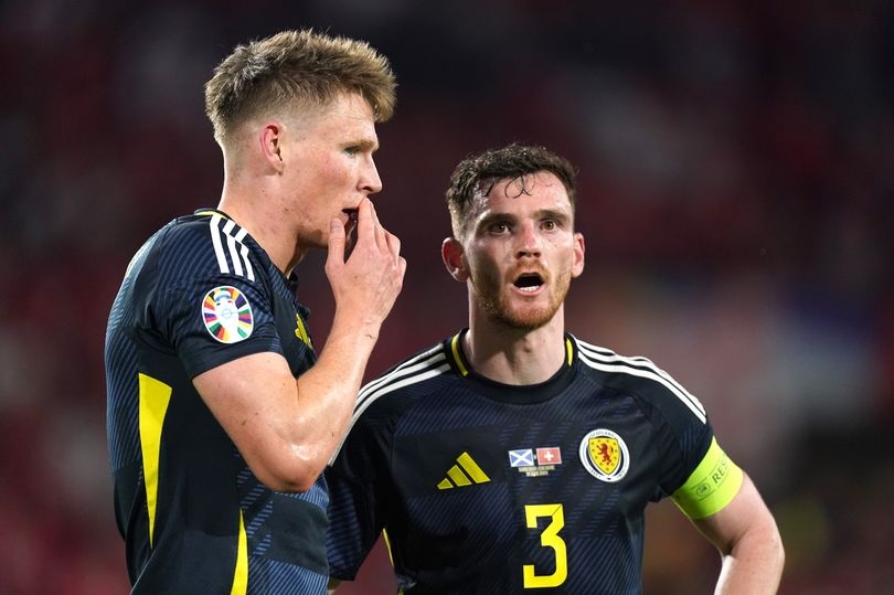 Andy Robertson makes Man Utd dig as Liverpool left-back hails Napoli ‘king' Scott McTominay