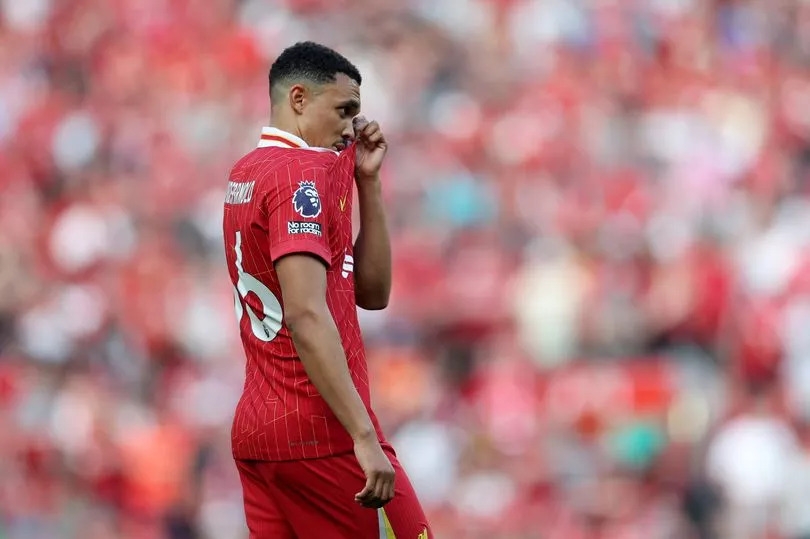 Former Arsenal star 'disappointed' in Liverpool fans for Trent Alexander-Arnold boos