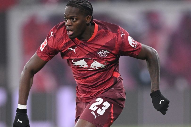 Liverpool transfer news as Reds 'given encouragement' to sign third Bundesliga star