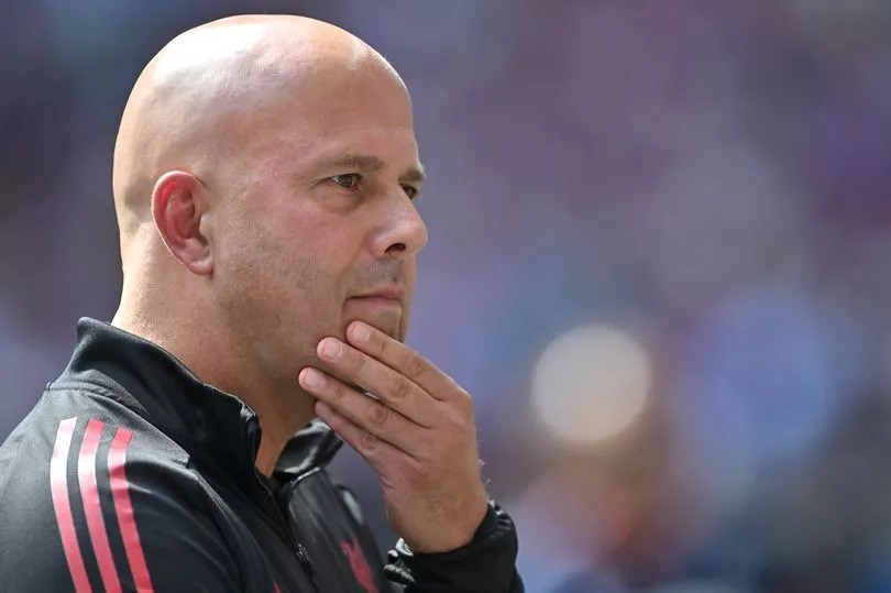 Ex-Liverpool star urges Arne Slot to sell key player to solve transfer headache
