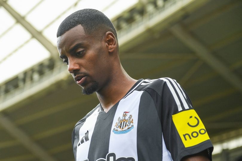 Alexander Isak told exactly what he must do to end Liverpool transfer drama