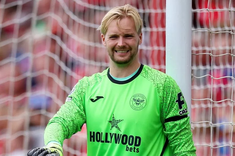Liverpool transfer target revealed role in Caoimhin Kelleher exit amid Man Utd battle