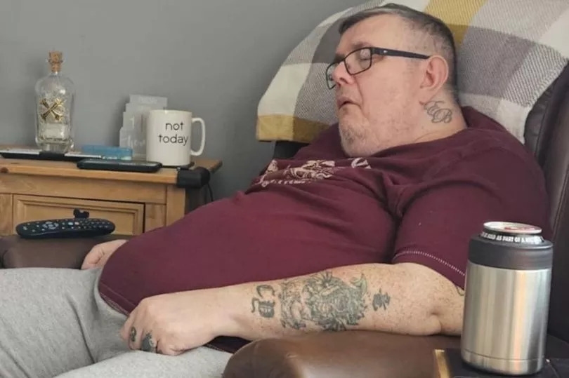 Dad so big he couldn't go to bed for 3 years loses 8st after trip to dentist