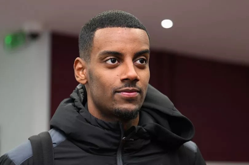 Liverpool role reversed after Alexander Isak's latest move in transfer chase