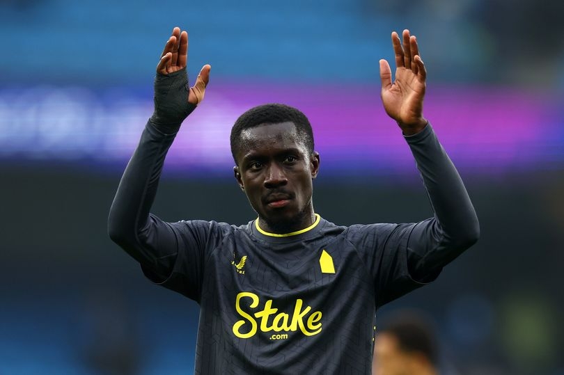 Everton share Idrissa Gueye contract update as six first-team players now released
