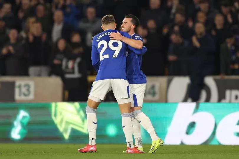 Everton have new transfer priority after major announcement over player exits