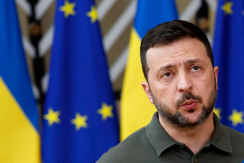 Letters to the Editor: Trump is betraying the Ukrainians fighting for their freedom