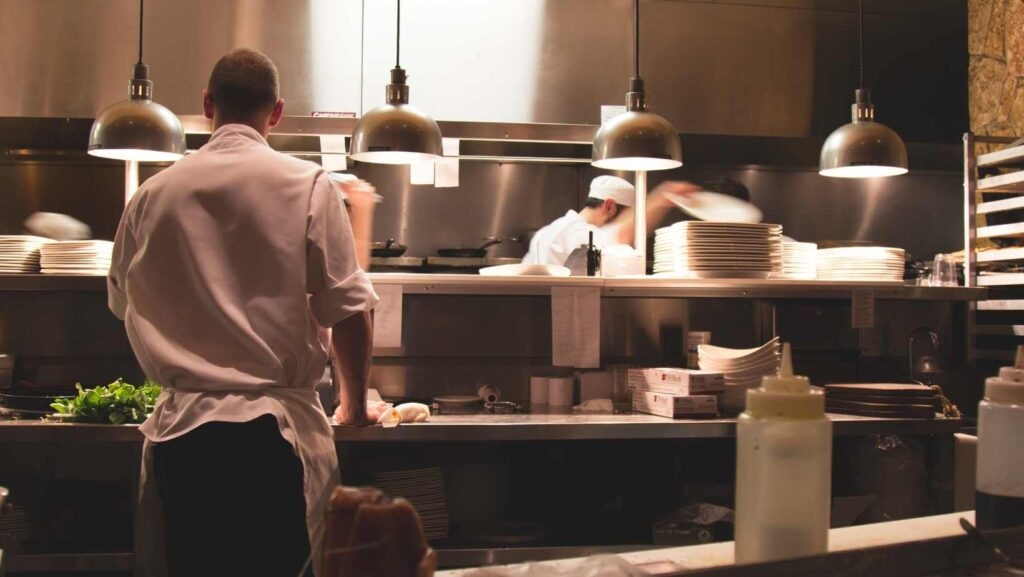 Online restaurant reservation trading nears closing time in Louisiana