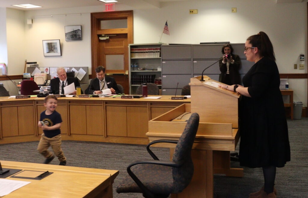 Bipartisan lawmakers, educators, parents push to expand Maine's child tax credit