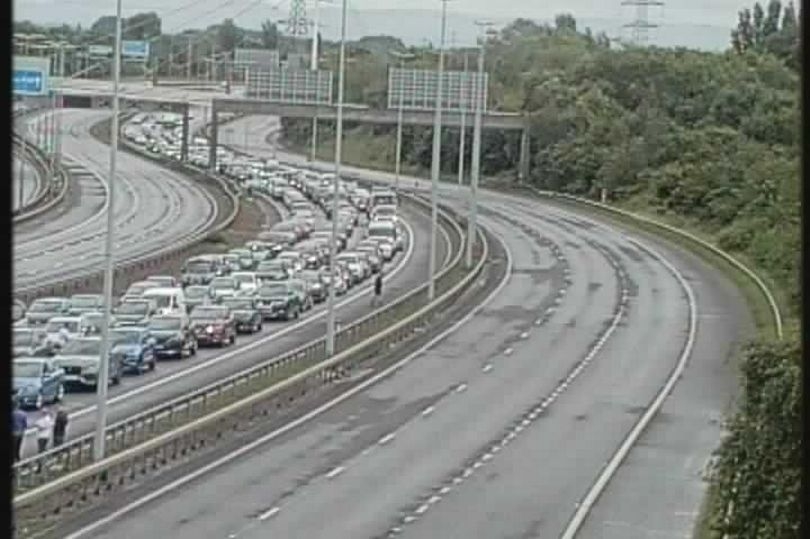 'Idiot' drivers get out of cars and block emergency crews on hard shoulder amid M60 incident