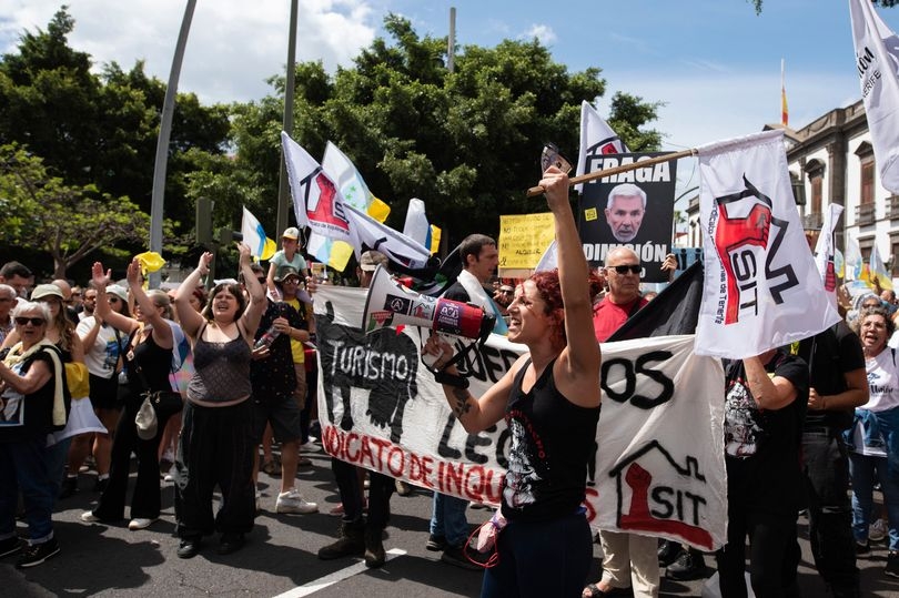 Easter holiday warning as Canary Islands hotel workers threaten to strike