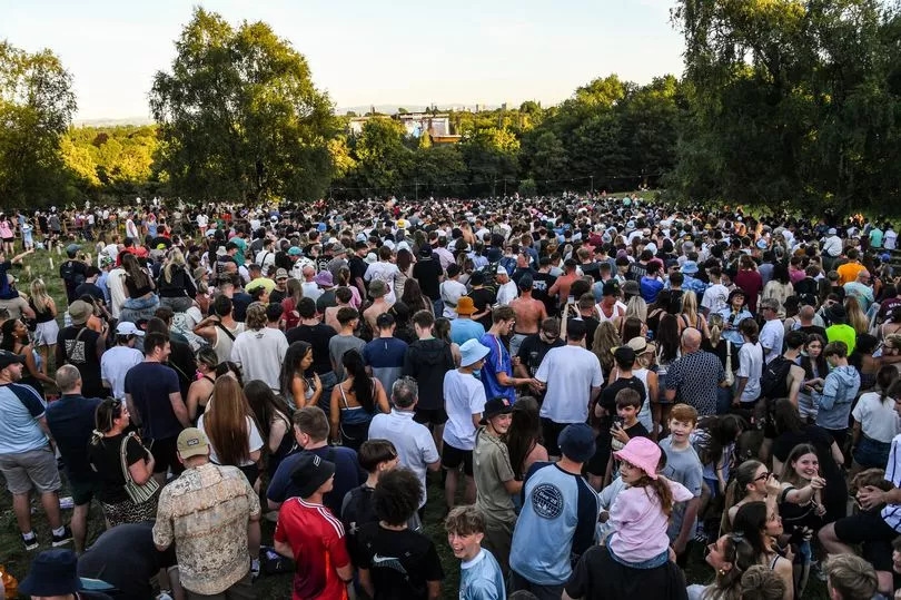 Boozy picnics on 'Gallagher Hill' as hundreds of Oasis fans clamour for a glimpse of Heaton Park magic