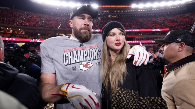 Travis Kelce Will Nothing but Benefit From Taylor Swift Romance, Tony Romo Says