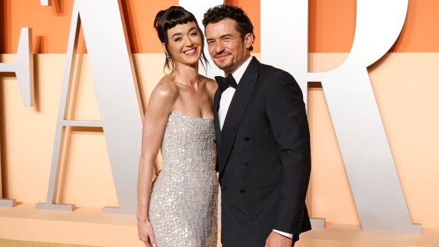 Katy Perry Jokingly Asks Fan To Stop DMing Orlando Bloom in Viral Video