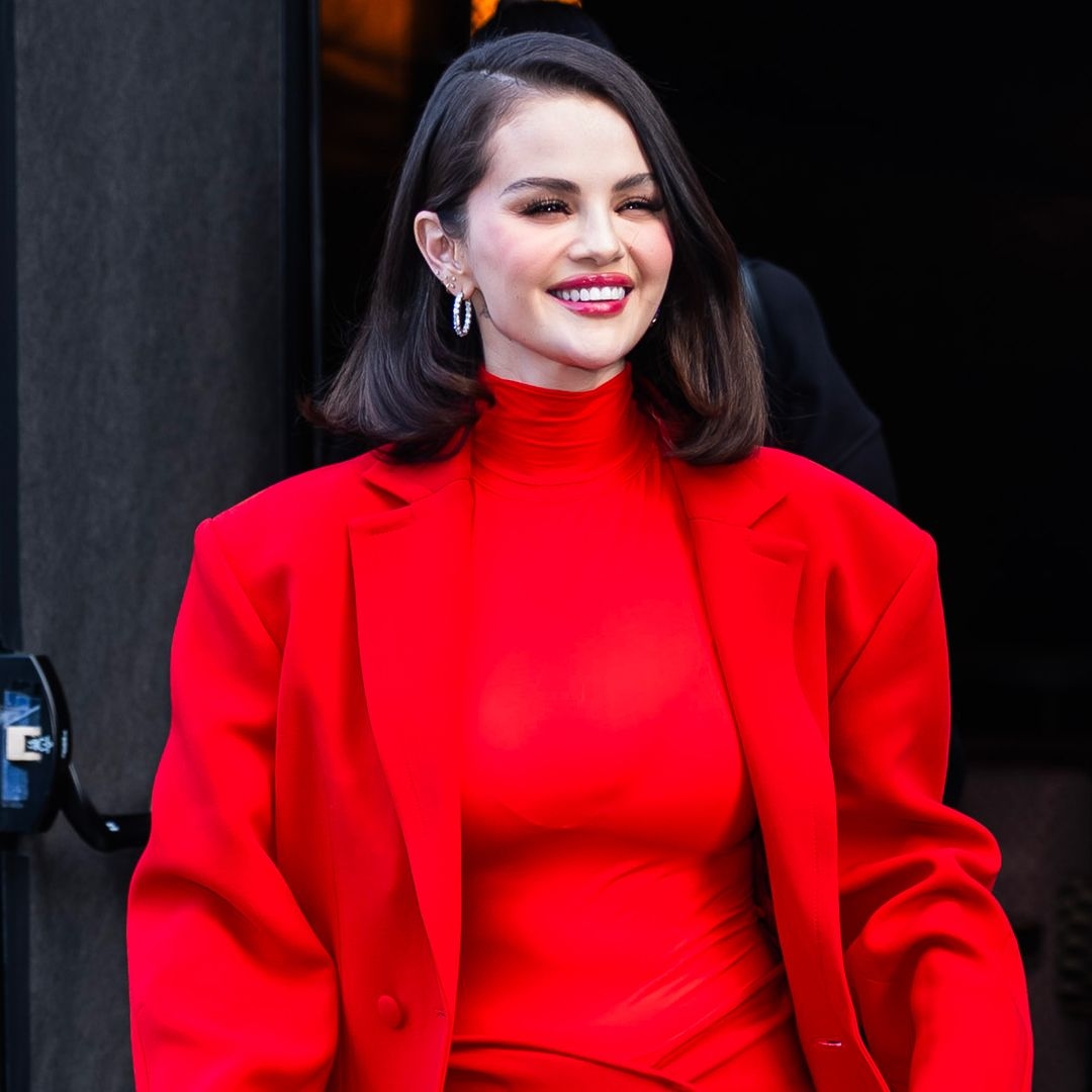 Selena Gomez Wears a Villa-Inspired Cult Gaia Dress to Meet the 'Love Island' Season 7 Cast